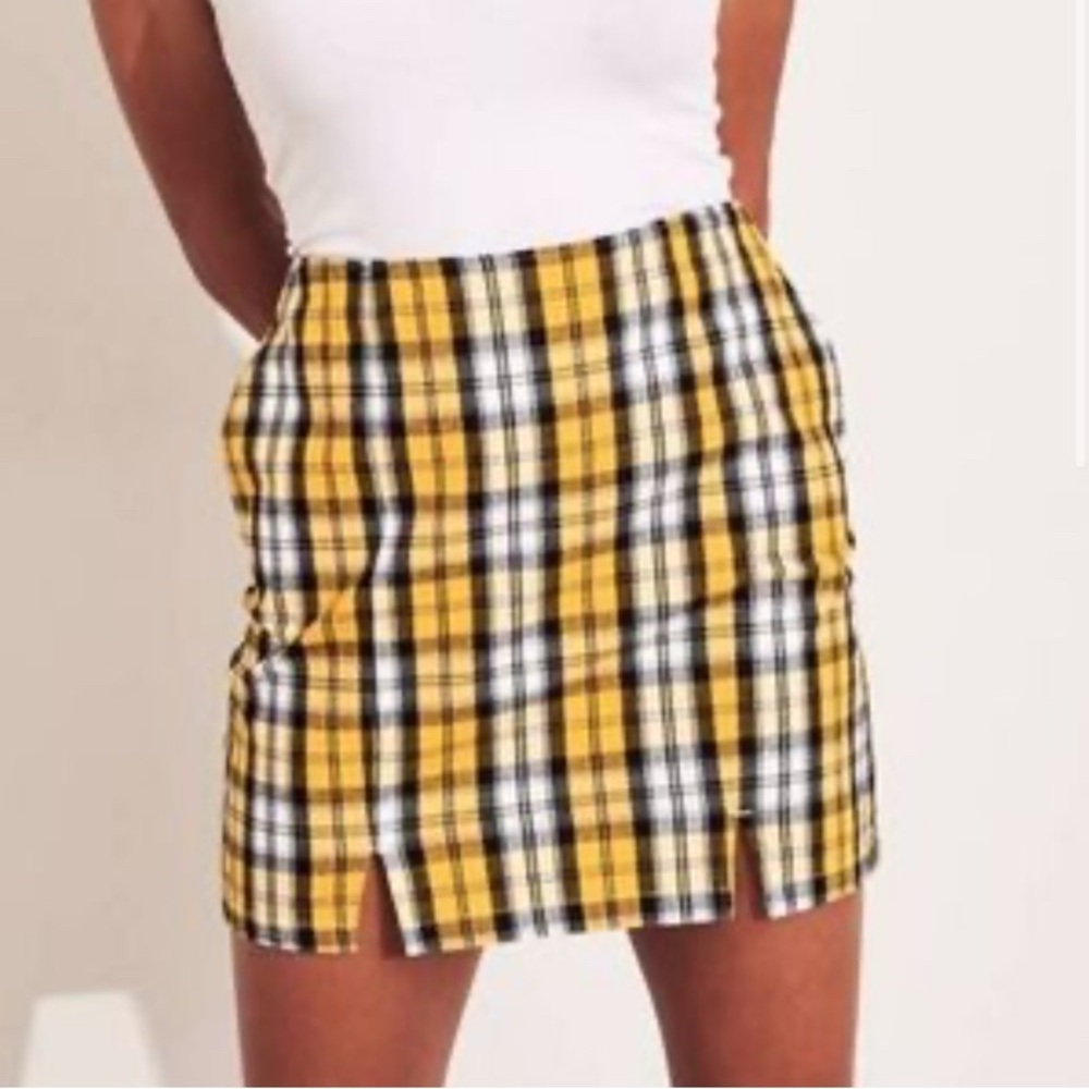 Hollister Ultra High-Rise Plaid Skirt (with pockets!) ~ Size Medium ~ Yellow